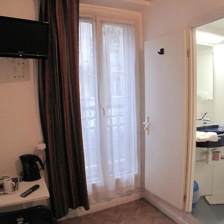 Hotel Feria Клиши Экстерьер фото
